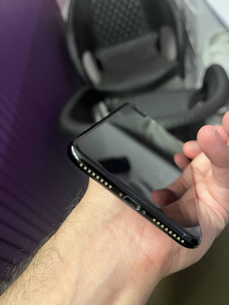 Apple iPhone 7 Plus 1
