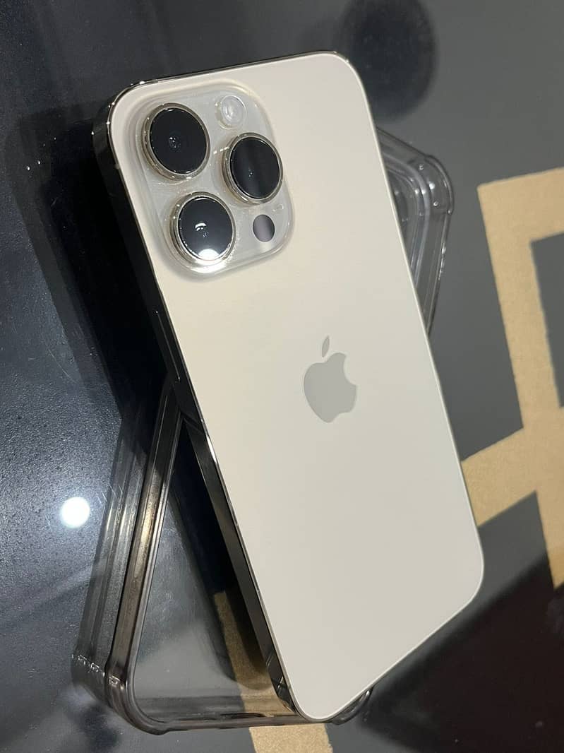 Apple iPhone 14 Pro Max 0