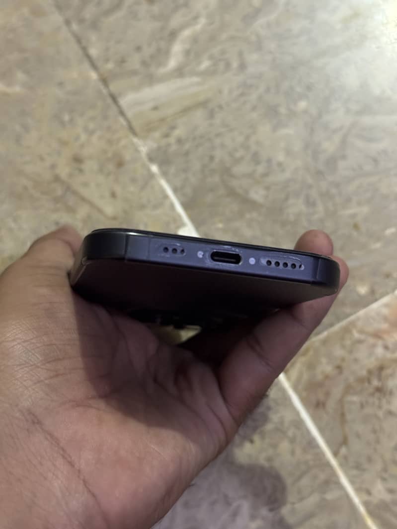 iPhone 16 Pro 2