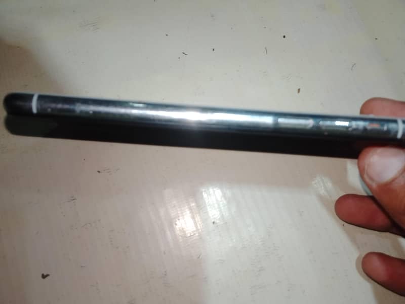 Apple iPhone X 3