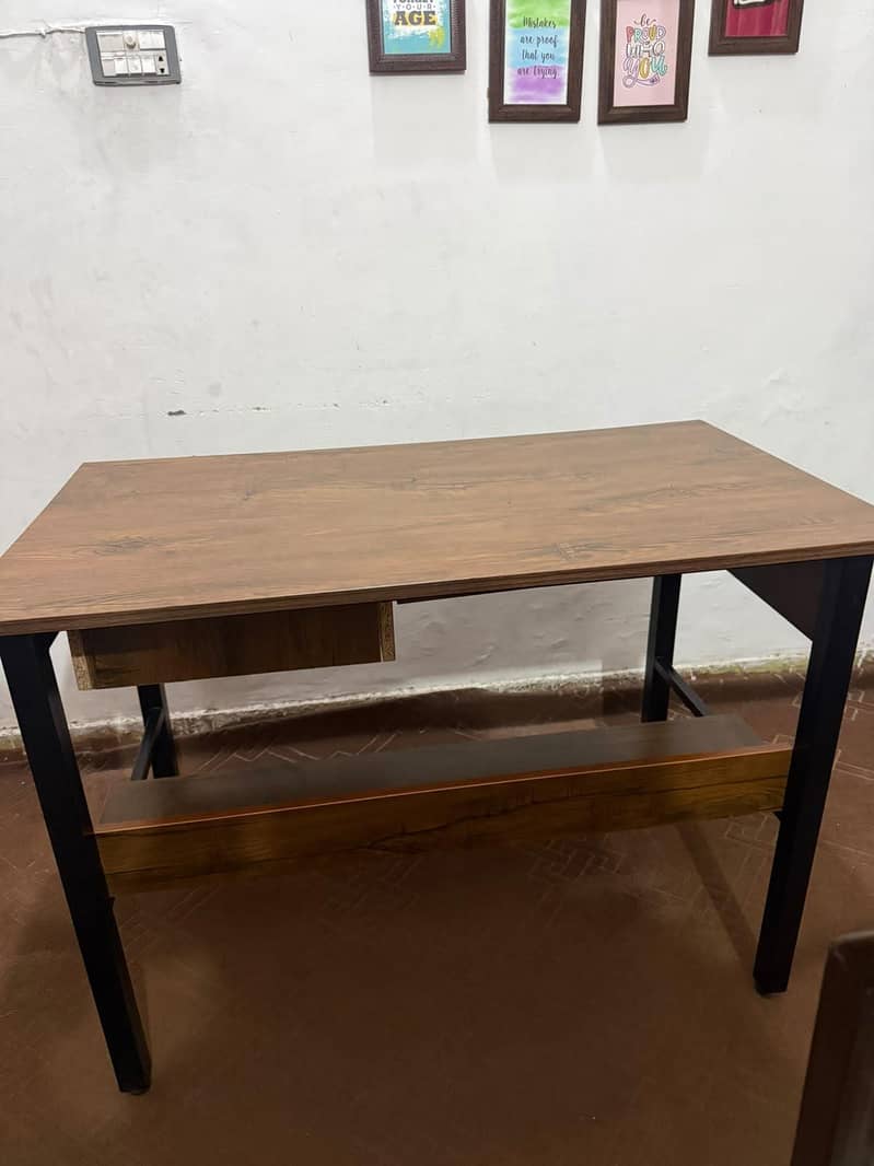 Wooden Office/Laptop/Computer/Gaming/Study Table 1