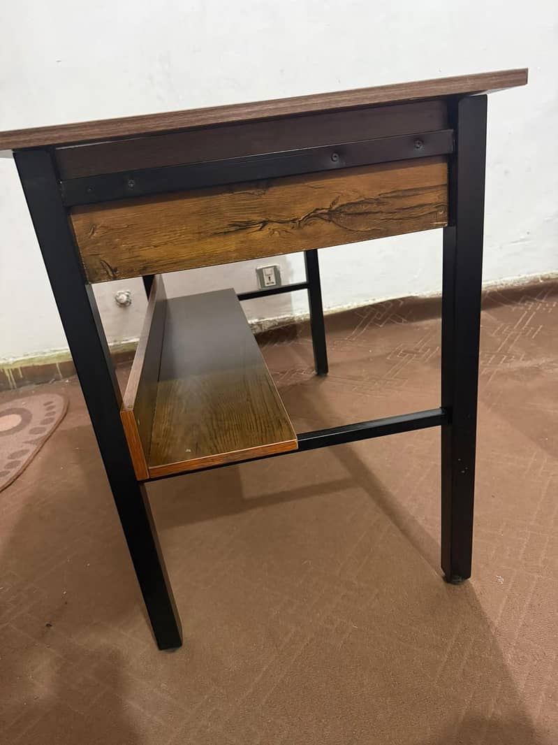 Wooden Office/Laptop/Computer/Gaming/Study Table 2
