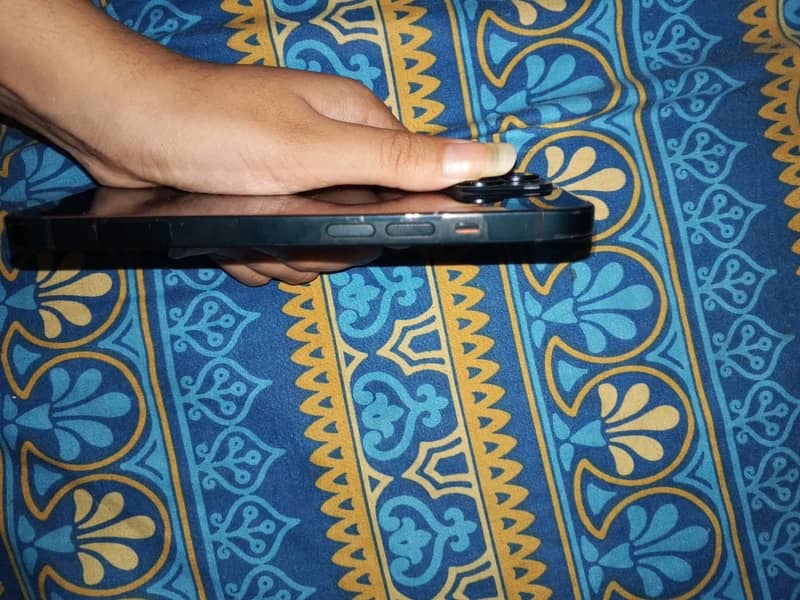 Apple iPhone 14 2