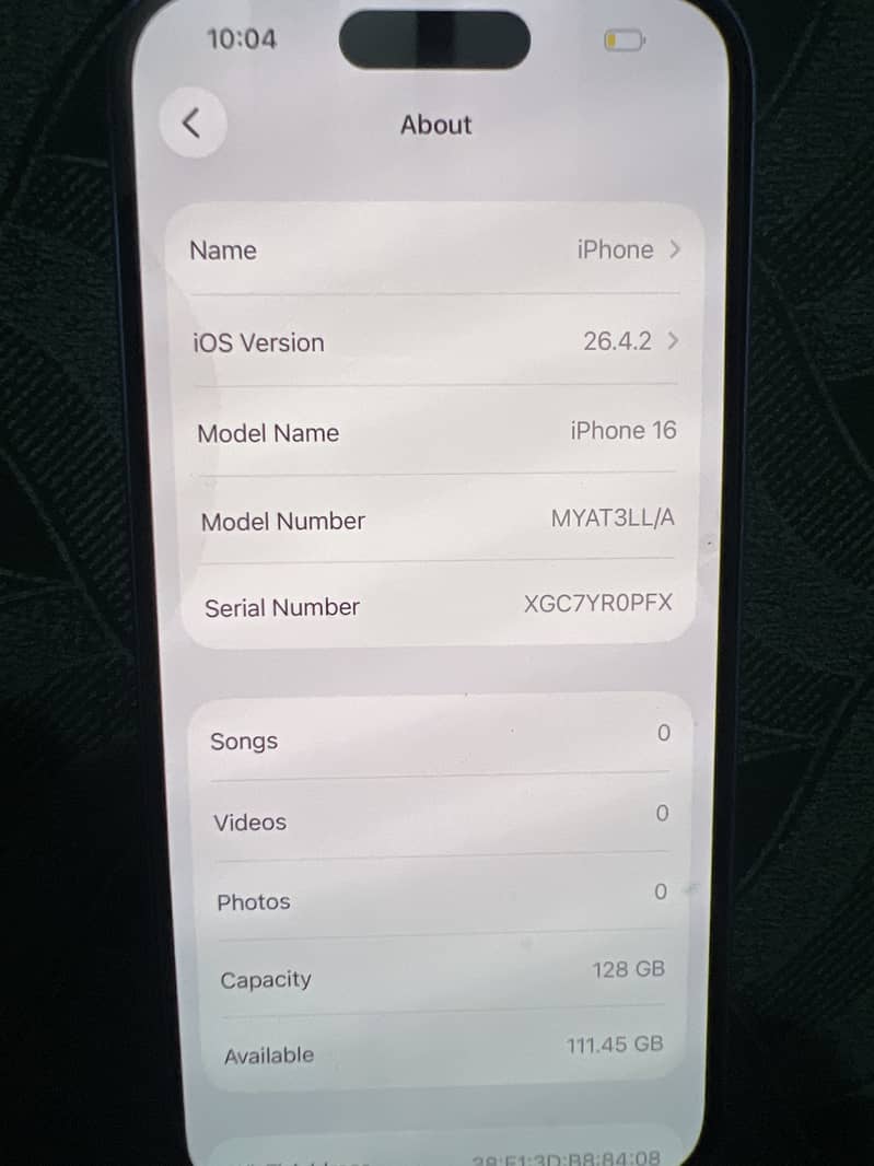 Apple iPhone 16 3