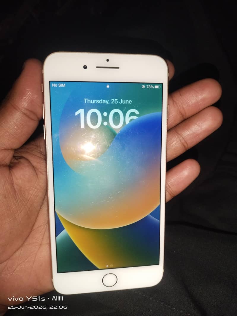 Apple iPhone 8 Plus 1