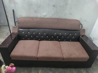 condition bahut acchi hai 7 seater sofa set