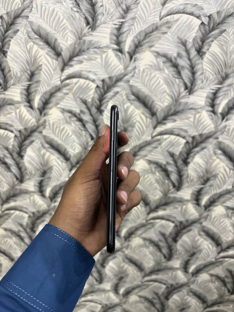 Apple iPhone SE 4