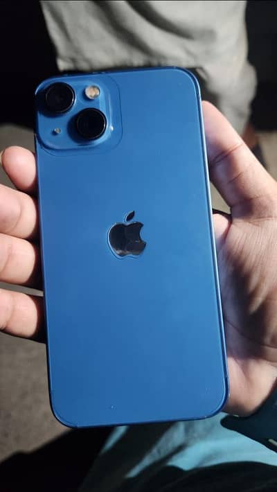 Apple iPhone 13