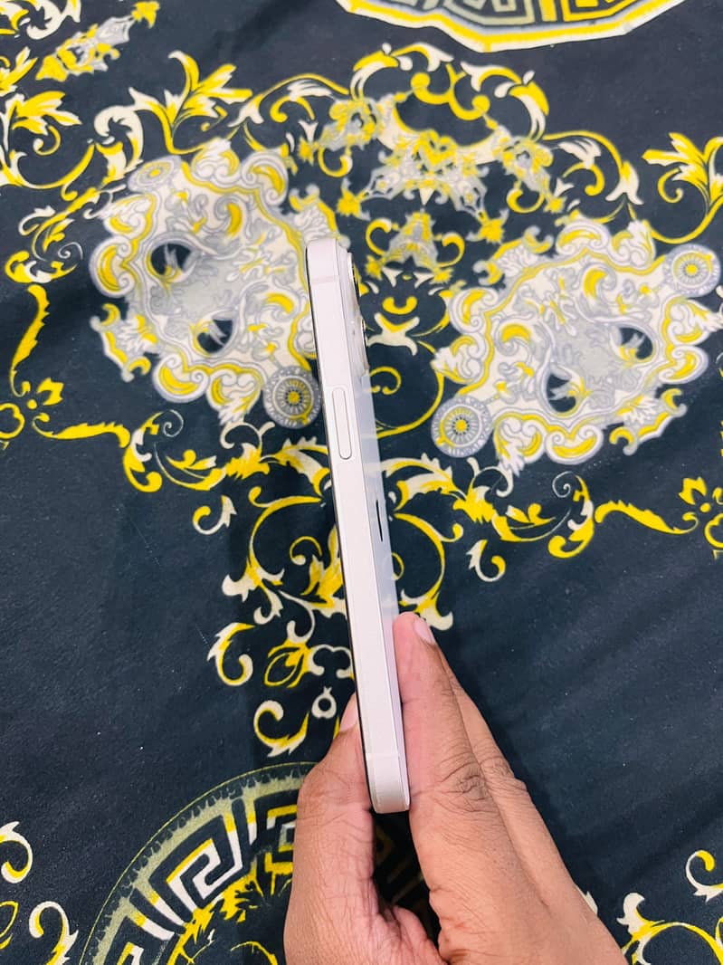 Apple iPhone 14 8