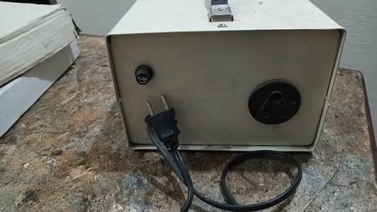 1200W Automatic Voltage Stabilizer – Excellent Working Condition