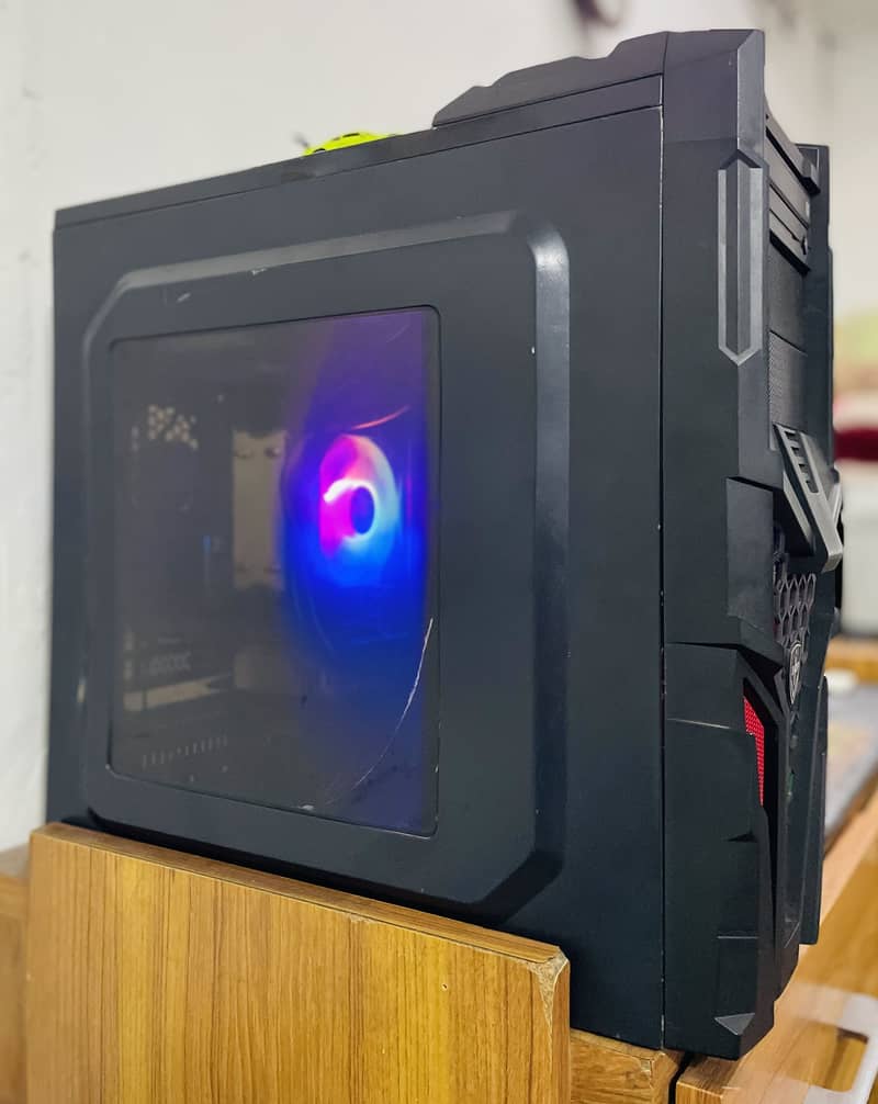 Custom Built Gaming PC 4