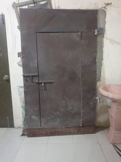 Main Gate heavy weight