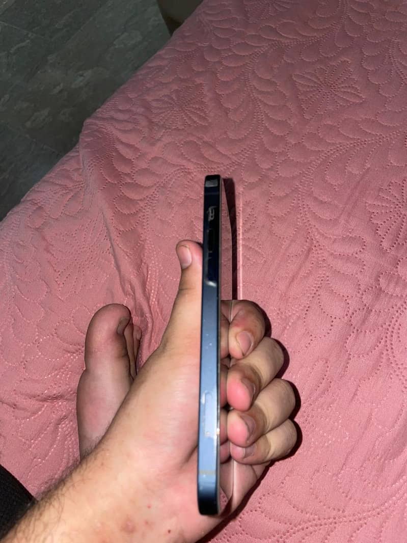 Apple iPhone 12 2
