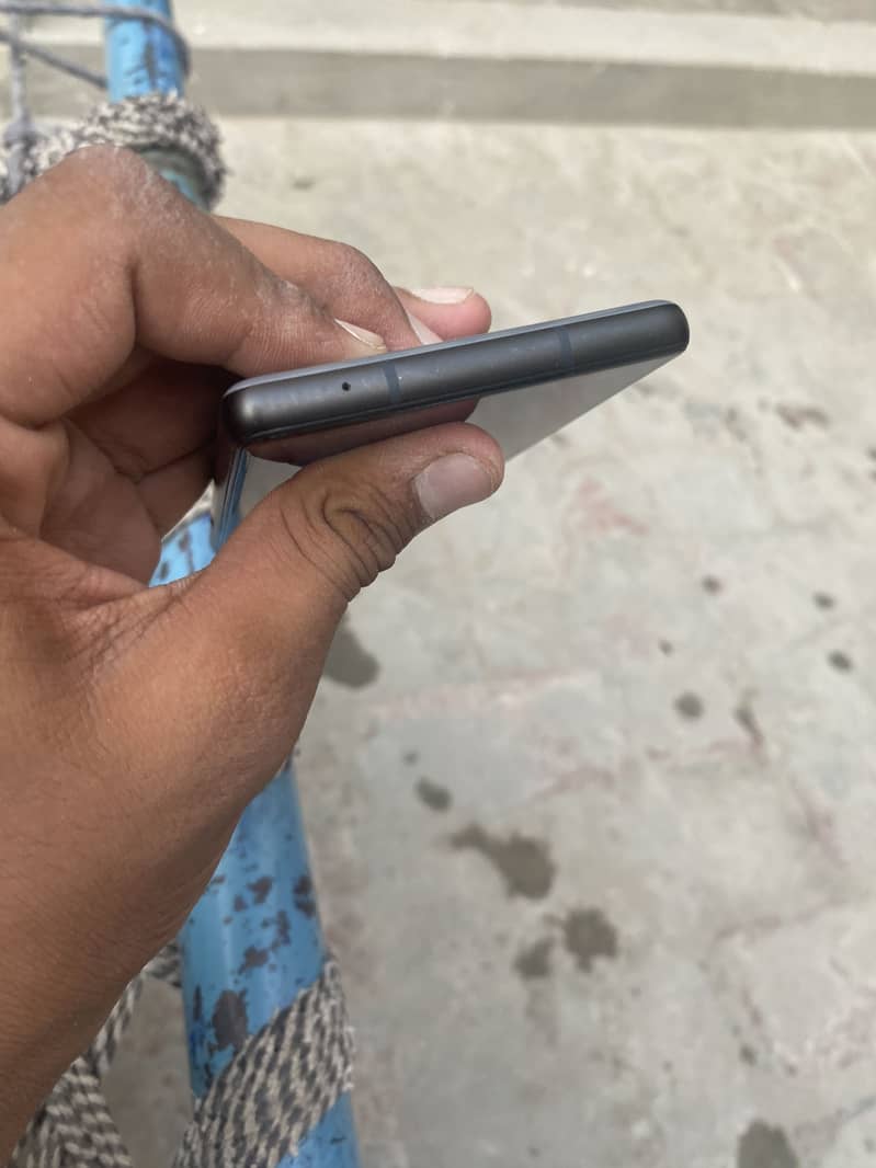 Google Pixel 6a 5