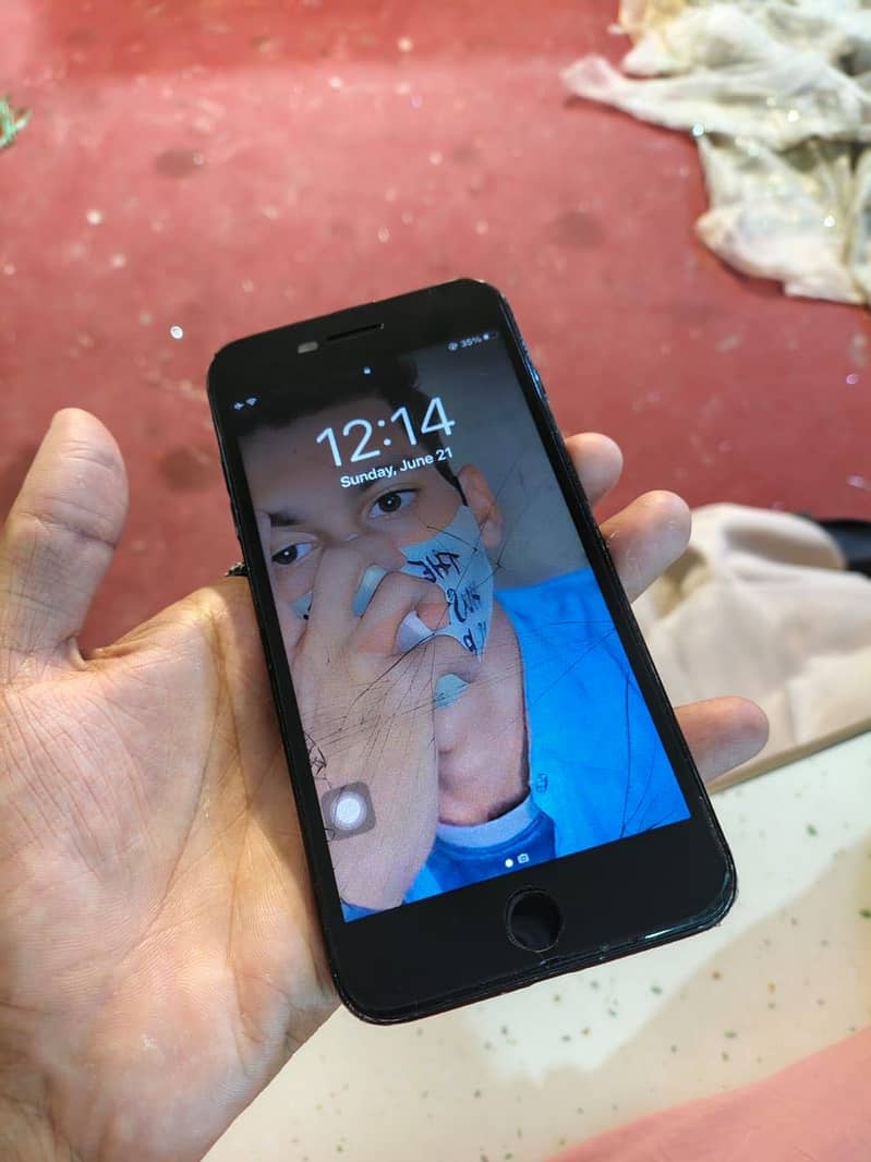 Apple iPhone 7 Plus 0