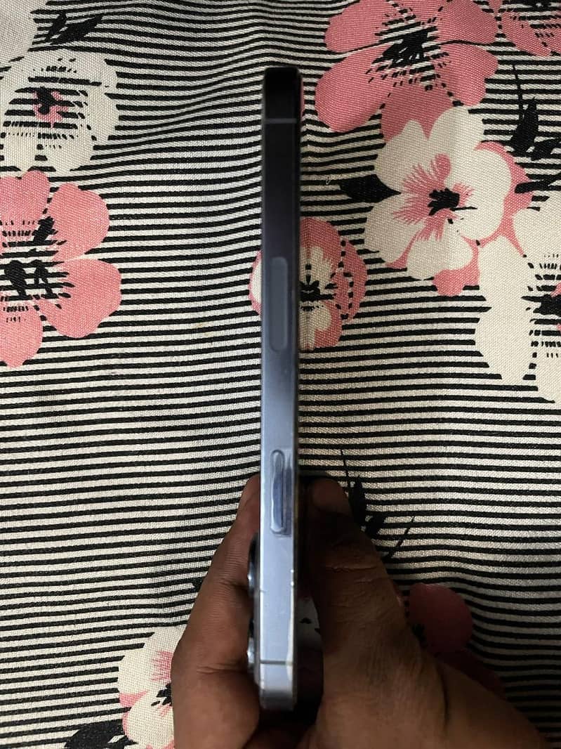 Apple iPhone 13 Pro 2