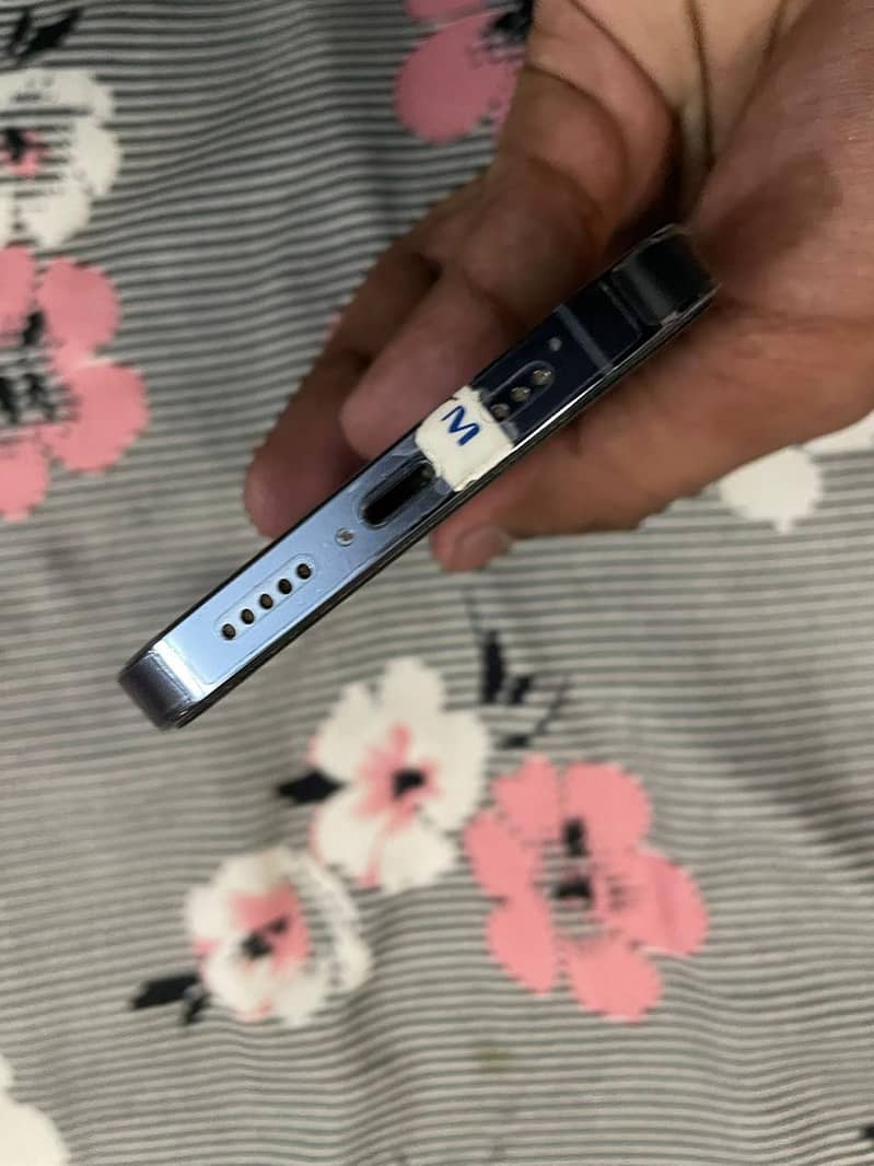 Apple iPhone 13 Pro 4