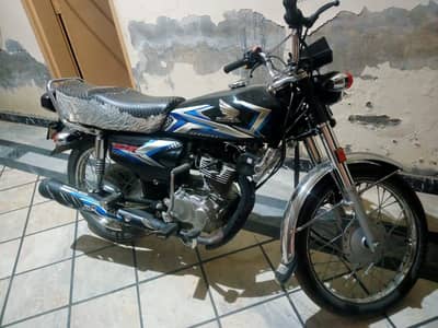 HONDA CG125 IN BRAND NEW CONDITION