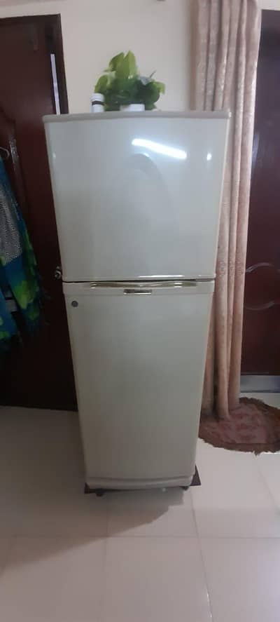 Dawalance fridge 2 door best room fridge almost new