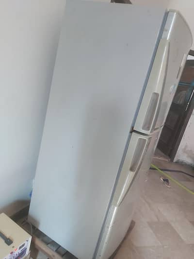 dawlance refrigerator