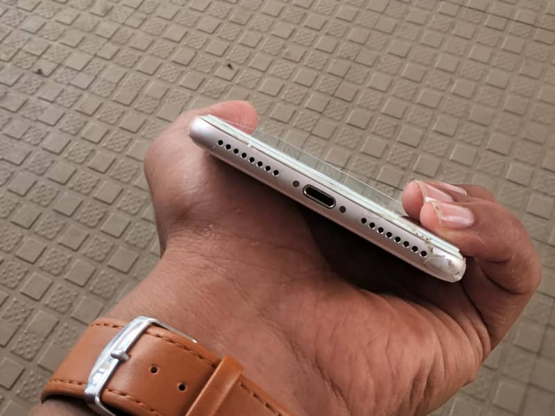 Apple iPhone 7 Plus 1