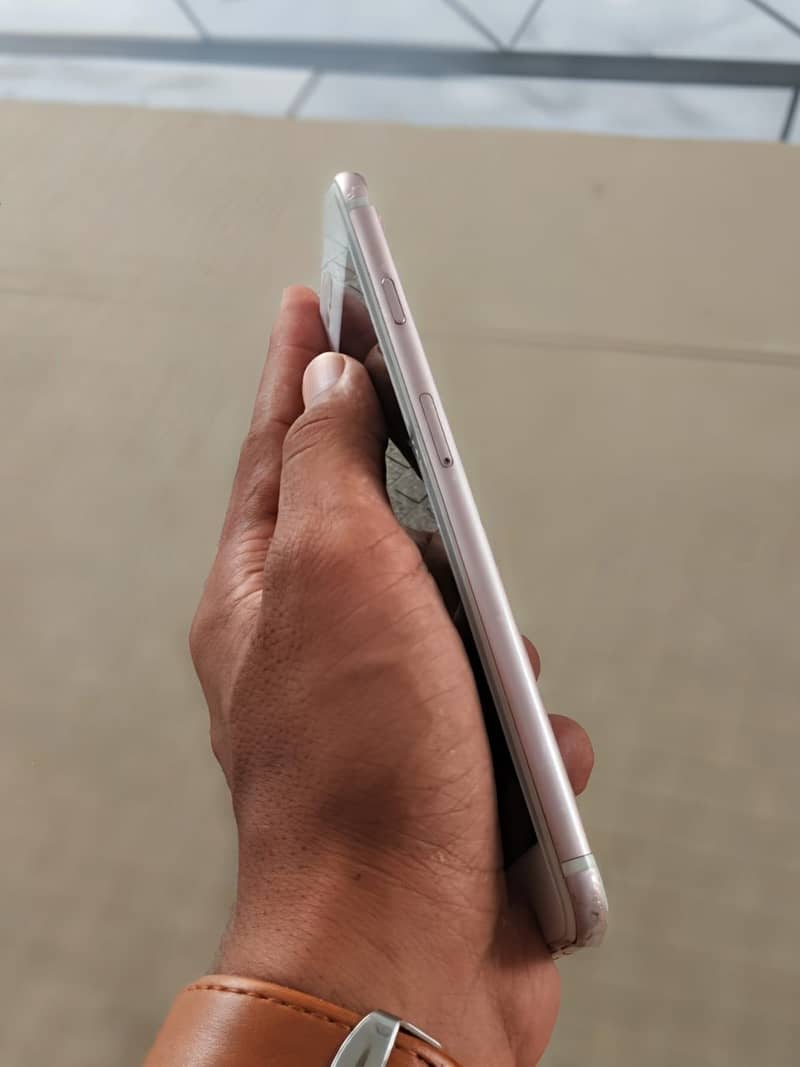 Apple iPhone 7 Plus 5