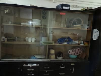 Showcase With Mirror Display