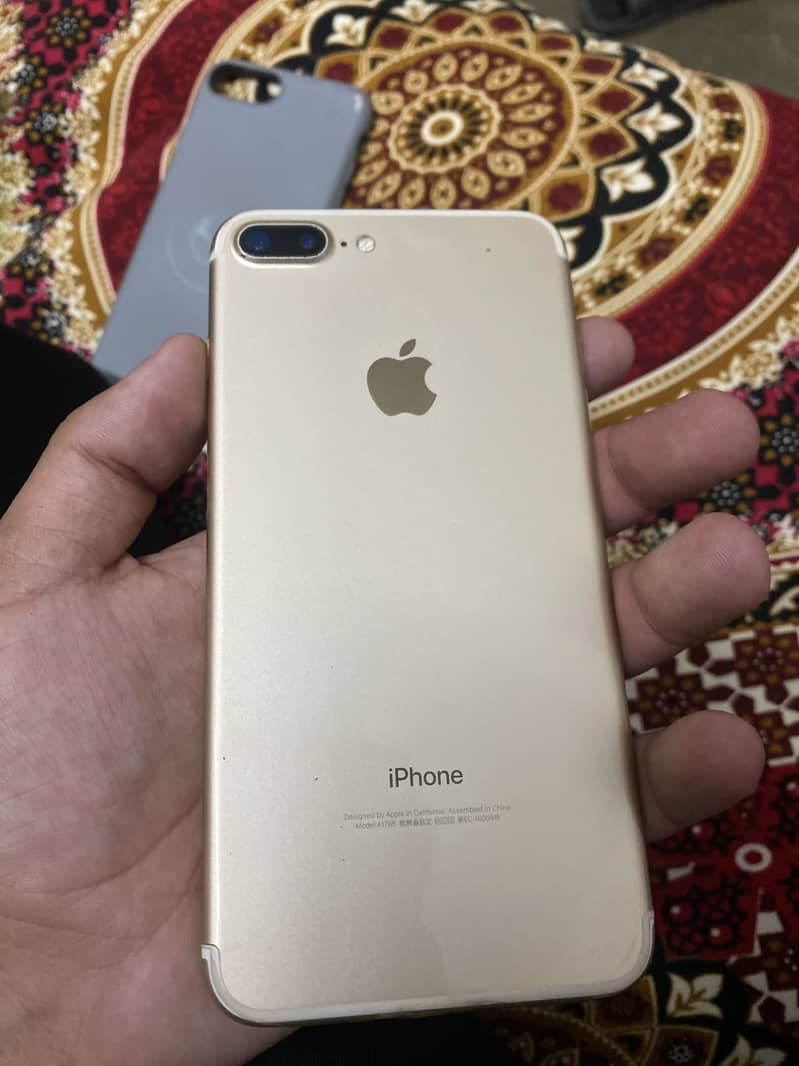 Apple iPhone 7 Plus 2