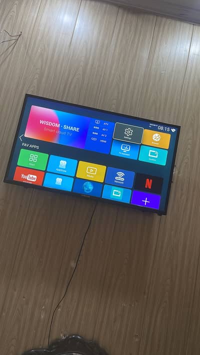 I am selling my 32 inches samsung led tv