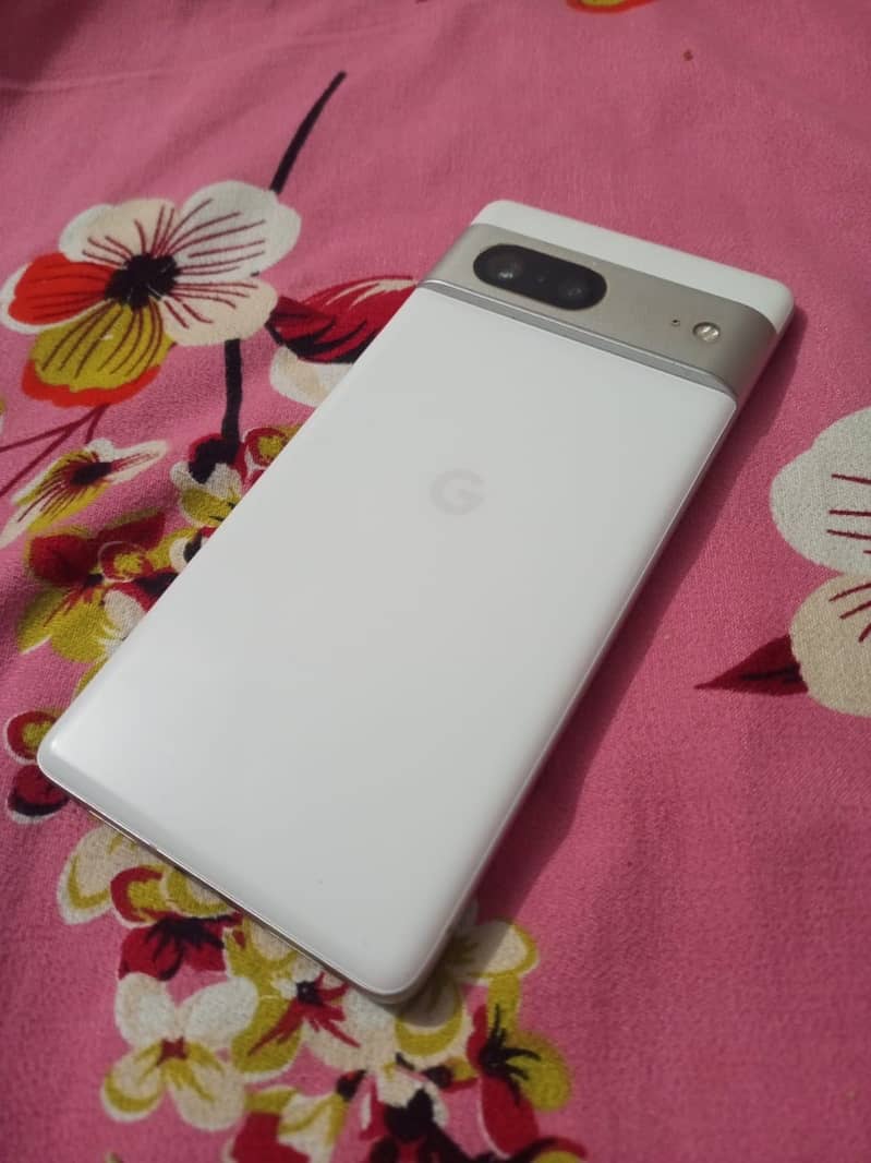 Google Pixel 7 4