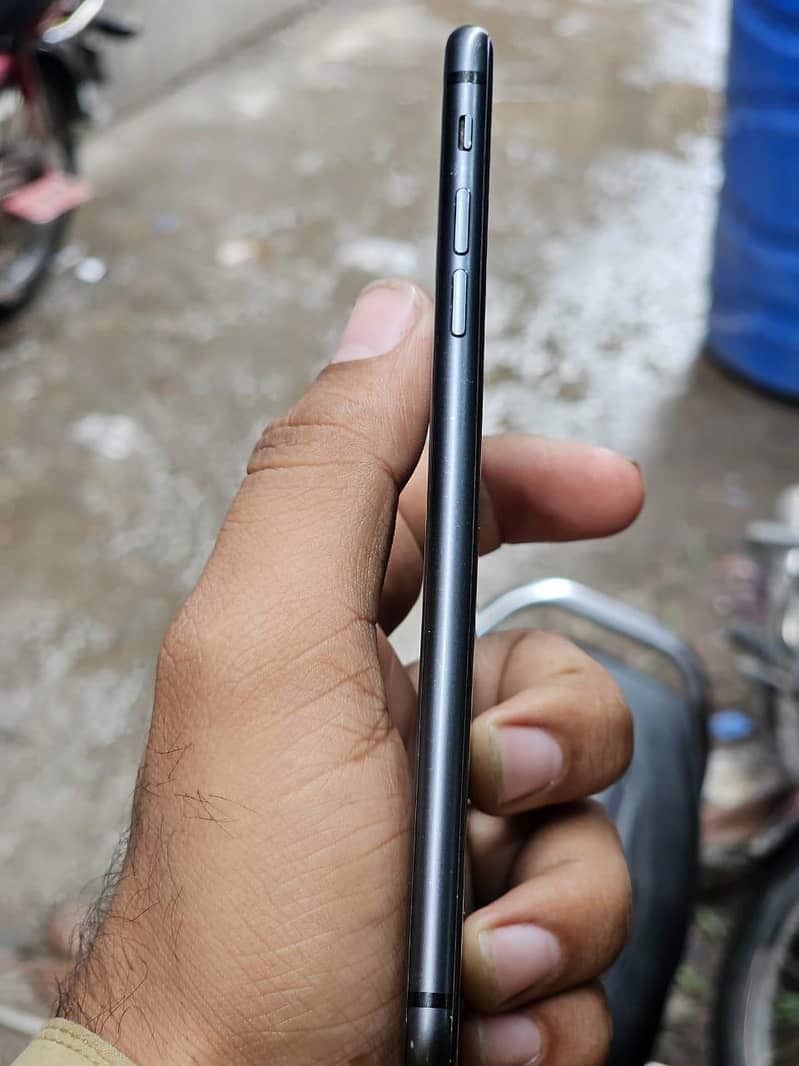 iPhone 8plus 64gb 3