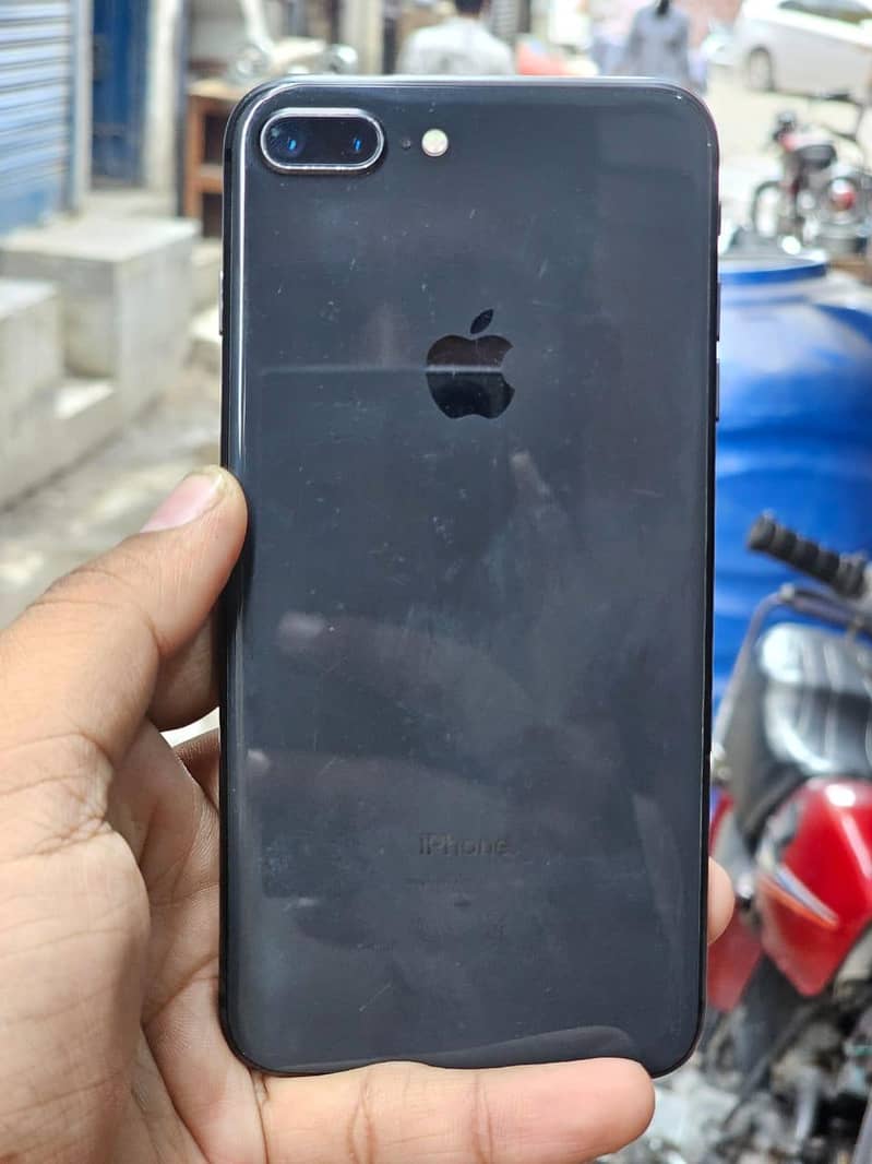 iPhone 8plus 64gb 4