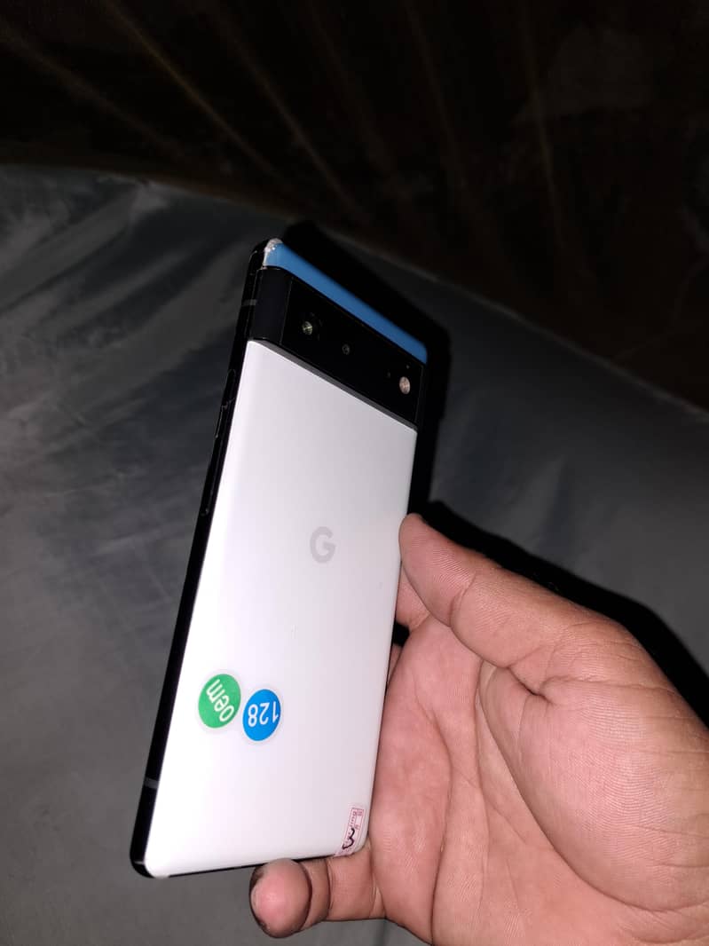 Google Pixel 6 4