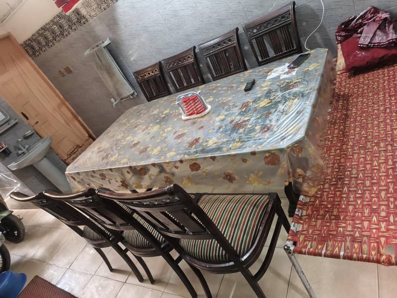 Dinning table 0