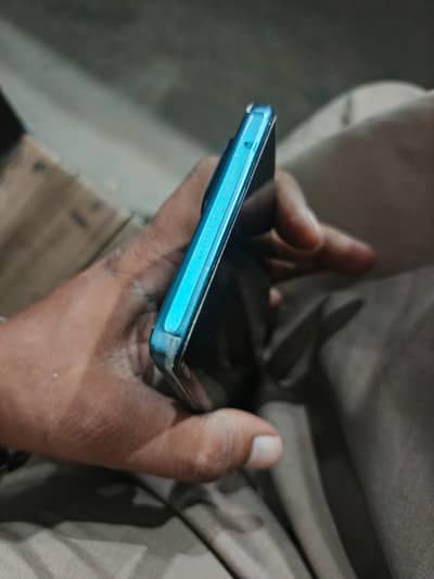 Vivo V30