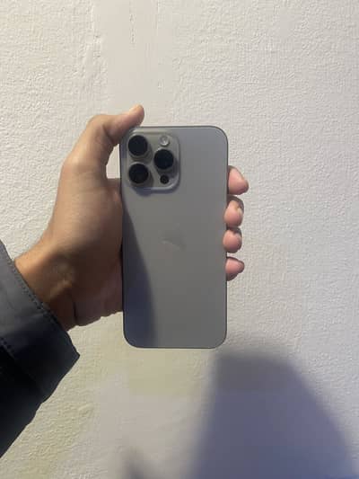 Apple iPhone 16 Pro Max