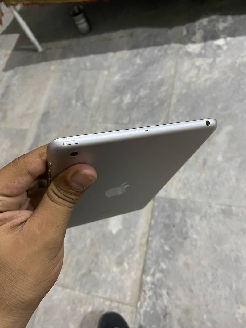 Ipad mini 1 /tablet 5