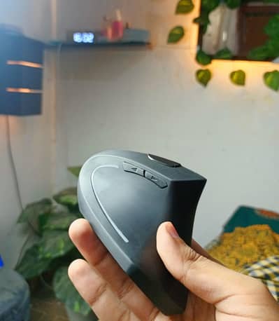 Wireless Vertical Mouse 3200 dpi 2 Side Buttons - Premium Design