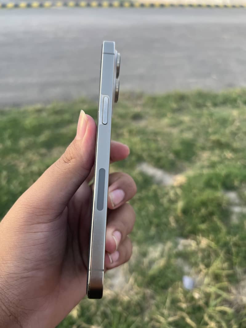 Iphone 14 pro max 3