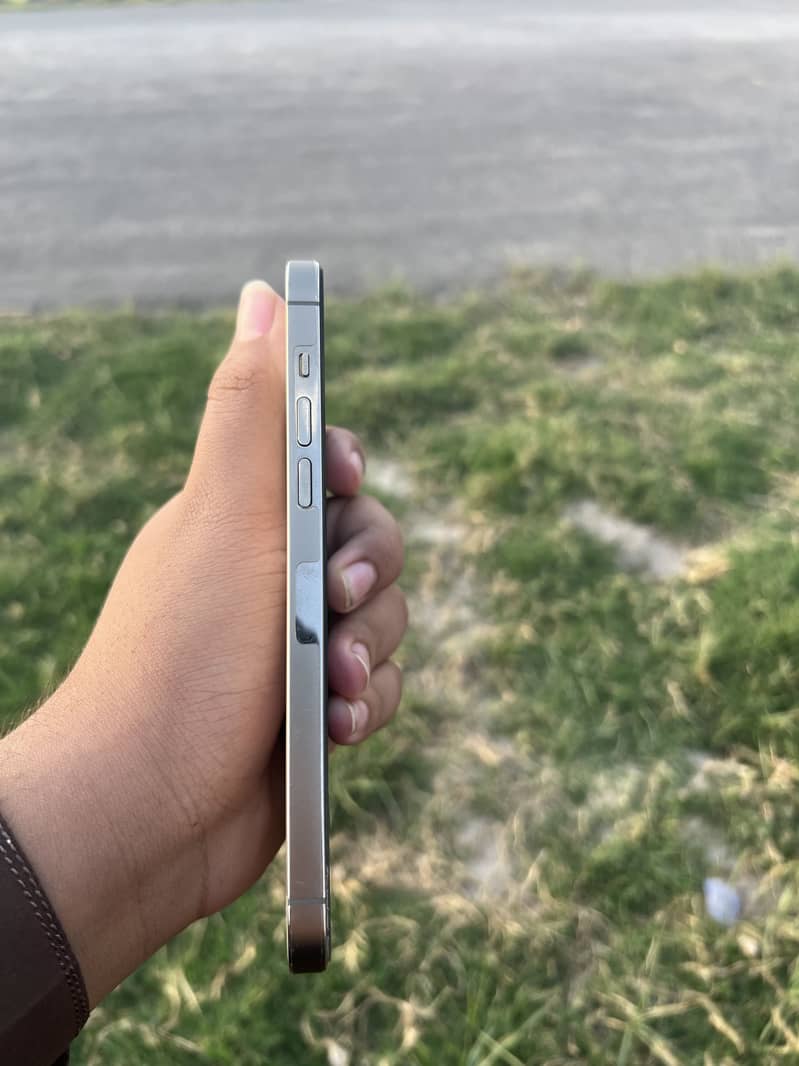Iphone 14 pro max 4