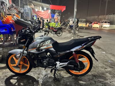 Honda CB 150 F 2025