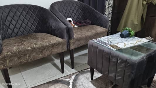 2 sofa chairs with mini table