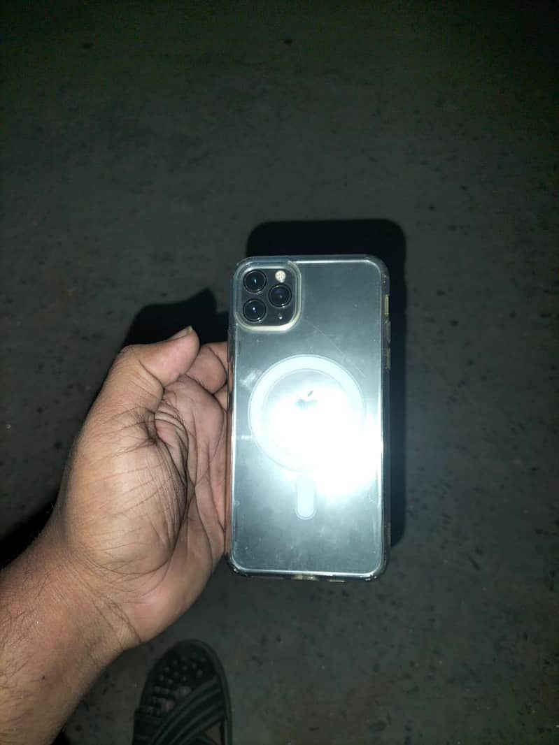 Apple iPhone 11 Pro Max 0