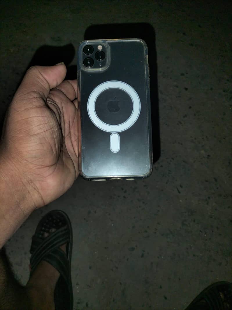 Apple iPhone 11 Pro Max 1