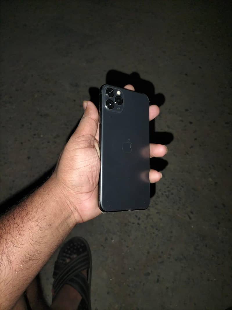 Apple iPhone 11 Pro Max 2