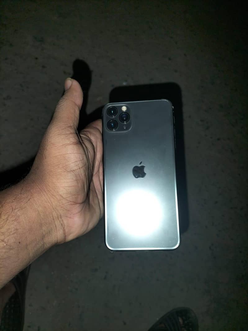 Apple iPhone 11 Pro Max 7