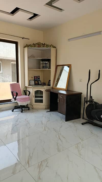 (original picture)1 kinal upper portion for rent in D. H. A Rahbar