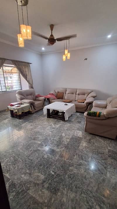 (original picture)1 kinal upper portion for rent in UET HOUSING SOCIETY