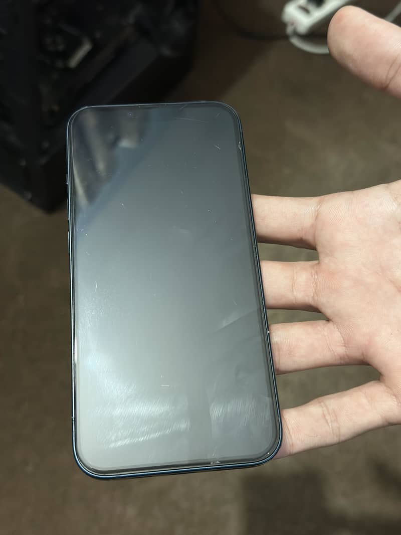 Apple iPhone 13 3
