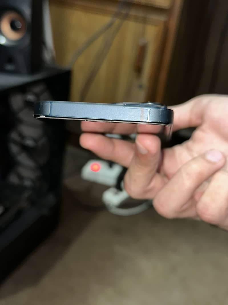 Apple iPhone 13 4